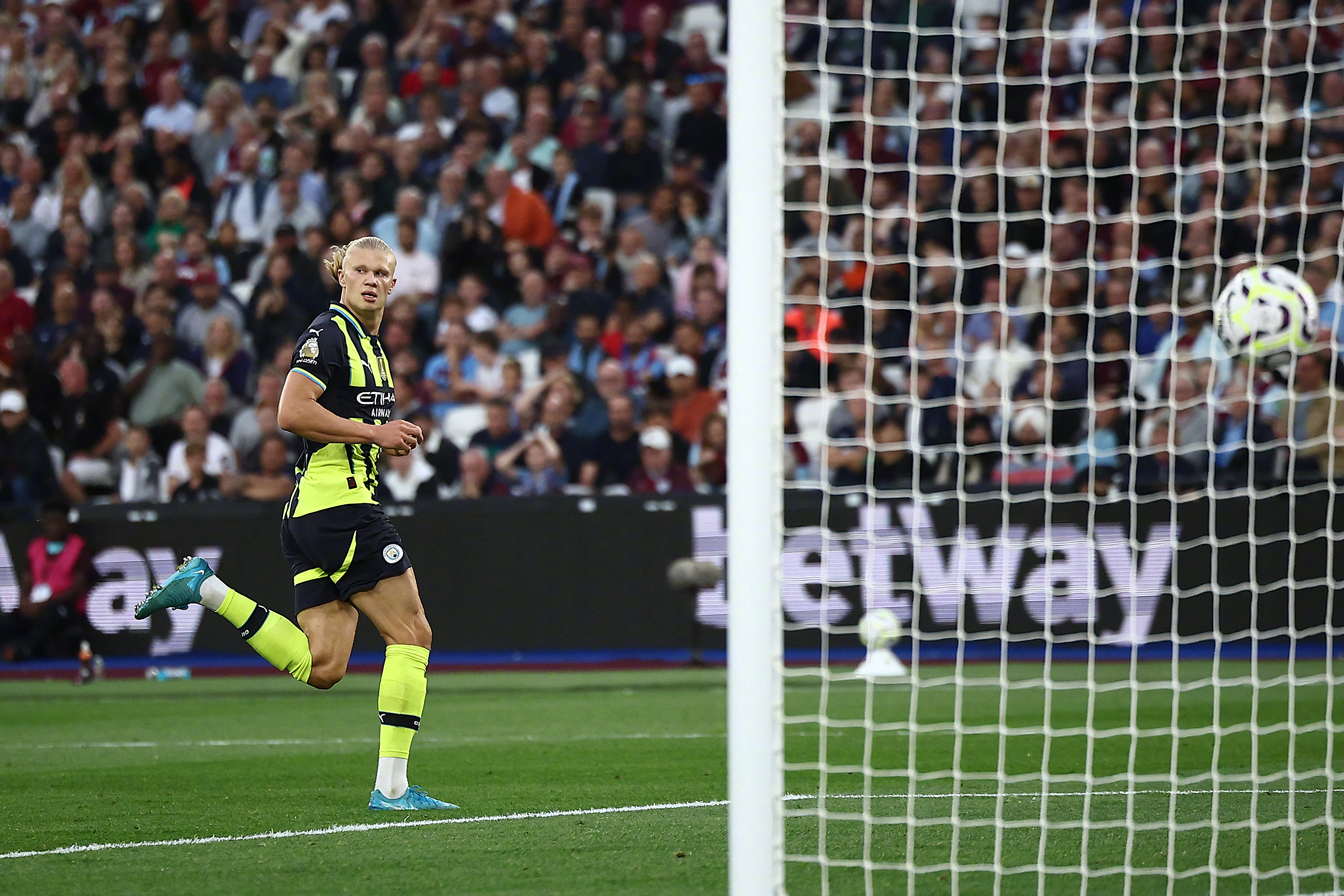 华体会体育包含哈兰德在C9比赛中精彩发挥，精彩发挥引发热议！的词条