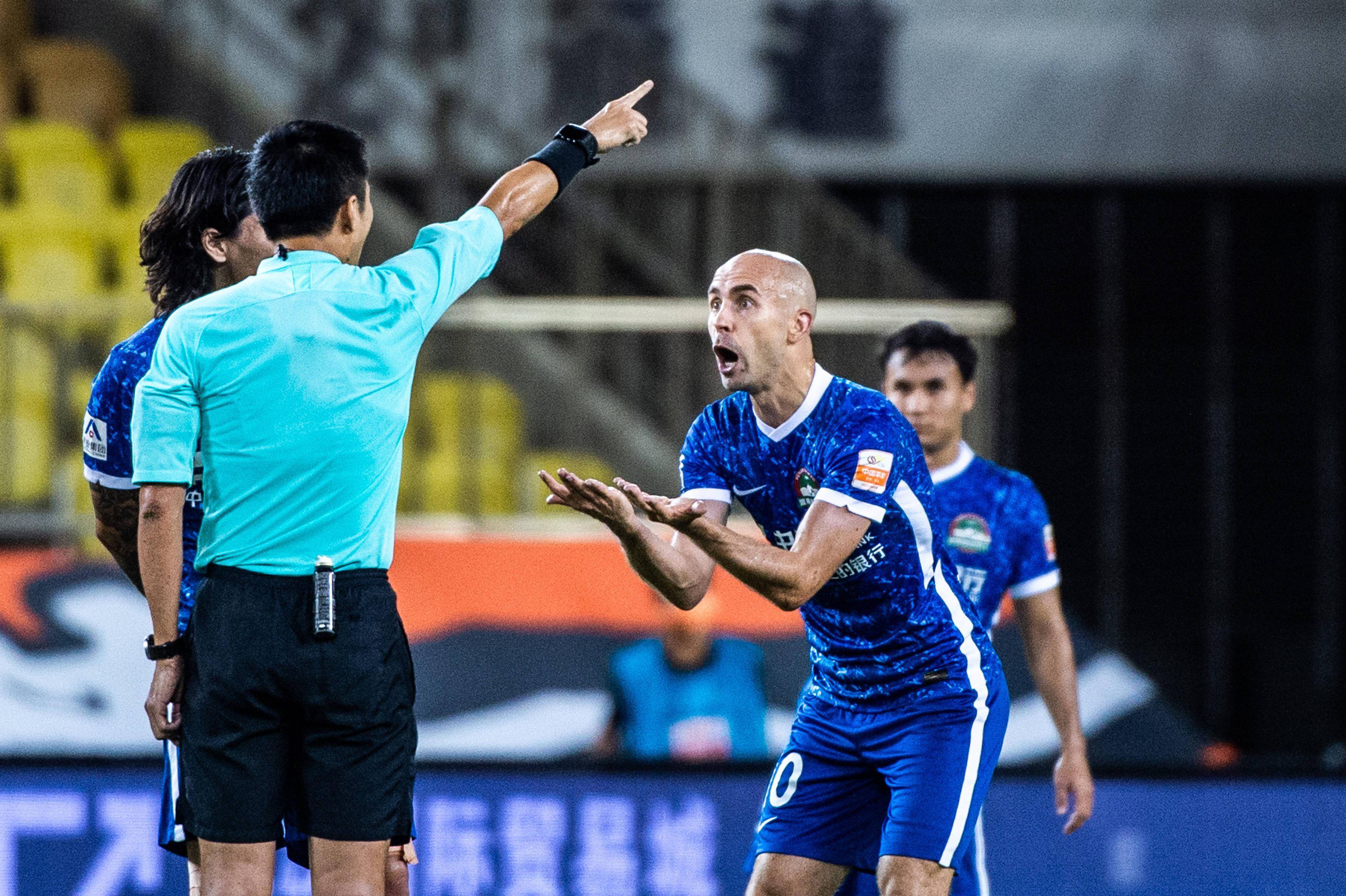 华体育官方包含转折点上海海港防线松动，葡超清晨攻防权衡，话题不断，球队文化再被提及的词条